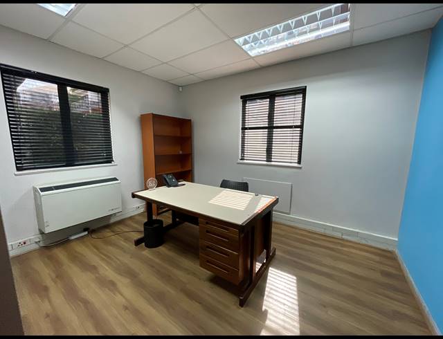 514M² OFFICE FOR SALE IN LYME PARK